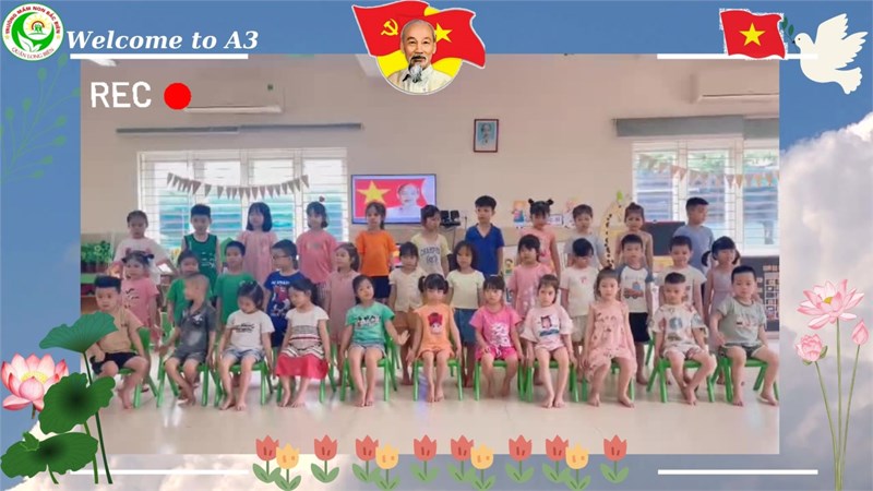 Lớp MGLA3 đã cùng nhau hát và múa bài hát “Ai yêu Bác Hồ Chí Minh hơn thiếu niên nhi đồng
