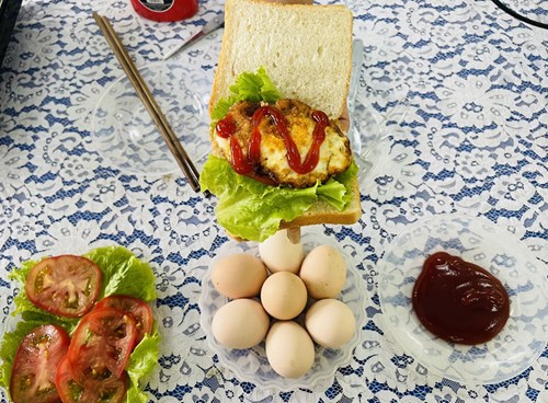 Bữa sáng vui vẻ cùng lớp mgl a1: “ sandwich trứng ốp la!”