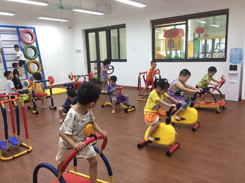 Rèn luyện thể thao nâng cao sức khỏe của các bé lớp mẫu giáo lớn A3