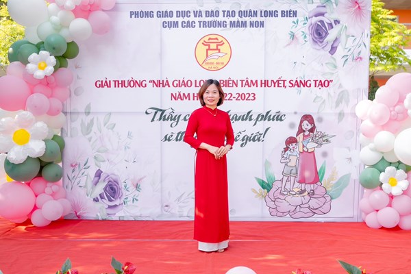 Cô giáo Lưu Thuỳ Dương - Giáo viên trường MN Bồ Đề được công nhận danh hiệu  Nhà giáo Long Biên tâm huyết sáng tạo” năm học 2022-2023. 