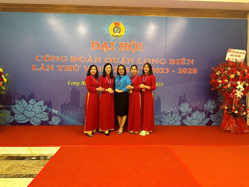 Đoàn viên công đoàn trường mầm non Cự Khối tham gia  Đại hội công đoàn quận Long Biên lần thứ V, nhiệm kỳ 2023-2023.