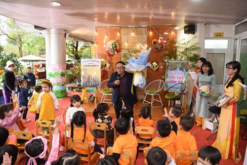 Khối Nhà trẻ Trường Mầm non Đô Thị Sài Đồng tổ chức Chương trình “Xứ sở văn học diệu kỳ” với các hoạt động hấp dẫn và bổ ích