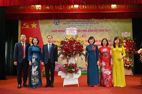 Trường MN Đô thị Việt Hưng: Xứng danh lá cờ đầu khối mầm non quận Long Biên