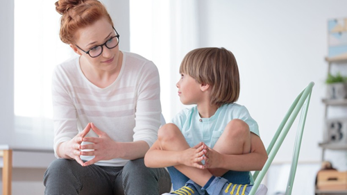 7 hành vi của cha mẹ có thể gây tổn thương lòng tự trọng của con  