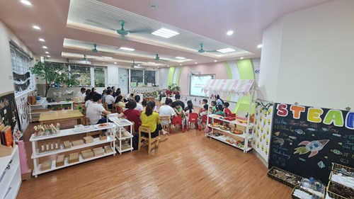 Trường mầm non Đô Thị Việt Hưng tổ chức Họp phụ huynh tổng kết năm học