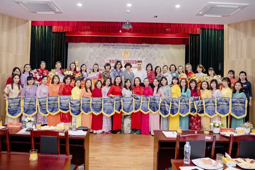 Cụm các trường mầm non quận Long Biên tổ chức Hội nghị xét tặng giải thưởng “Nhà giáo Long Biên tâm huyết sáng tạo” lần thứ 7 năm học 2022-2023