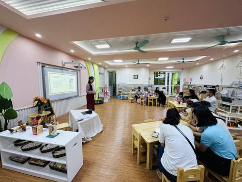 Trường mầm non Đô thị Việt Hưng tổ chức họp phụ huynh đầu năm học 2023-2024