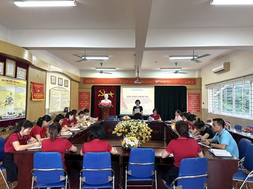 Chị bộ trường mầm non Đô thị Việt Hưng tổ chức sinh hoạt chính trị