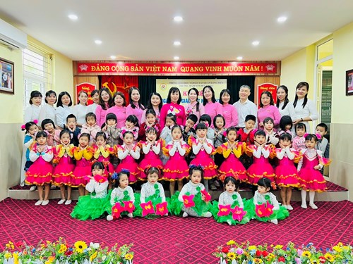 Trường mầm non Đức Giang tổ chức lễ kỷ niệm 41 năm ngày nhà giáo Việt Nam 20/11