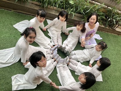 Cô trò lớp MGL A5-Trường mầm non Đức Giang Hưởng ứng tuần lễ áo dài tôn vinh nét đẹp truyền thống của người phụ nữ Việt Nam🥰