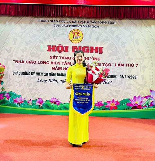 Cô Nguyễn Thị Thu Hương tham gia Hội nghị nhà giáo Long Biên tâm huyết sáng tạo lần thứ 7” năm học 2022-2023