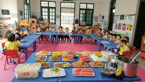 Tổ chức tiệc buffet cho trẻ