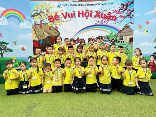 Trường mầm non Giang Biên tổ chức cho học sinh tham quan, trải nghiệm tại Cánh Buồm Xanh