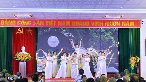 Bài múa  Biết ơn chị võ thị sáu  biểu diễn tại Hội nghị phường Giang Biên nhân dịp kỷ niệm 27/7/2023