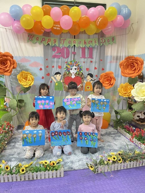 Các bé MGN B2 hào hứng, sôi nổi tham gia hoạt động chào mừng ngày nhà giáo Việt Nam 20/11