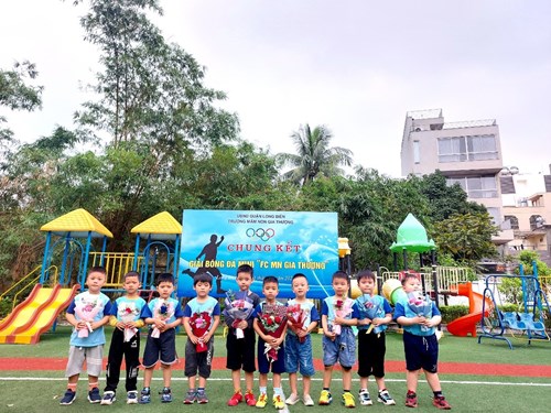 Hoạt động giải bóng đá mini  FC Mầm non Gia Thượng  của các bạn nhỏ lớp MGN B4