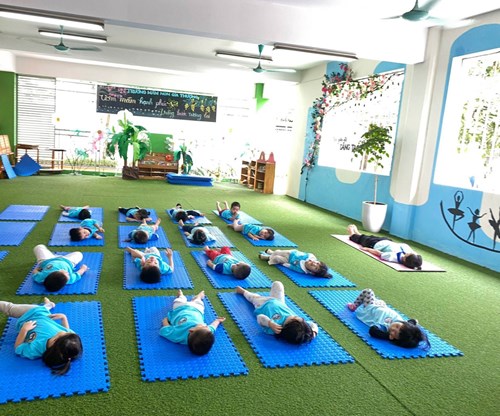 Hoạt động: Tuần lề Yoga của các bé lớp NT - D2