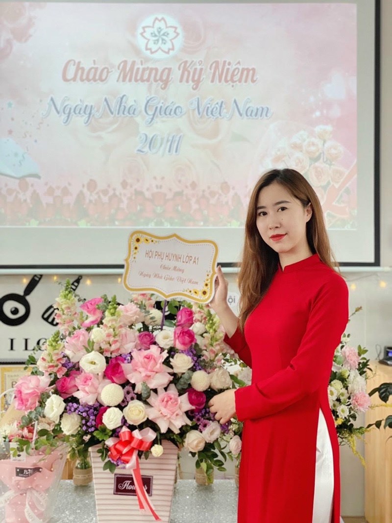 Tấm gương người tốt việc tốt: Cô giáo Nguyễn Thị Thùy Linh - Một tổ trưởng chuyên môn tài năng và tâm huyết với nghề.