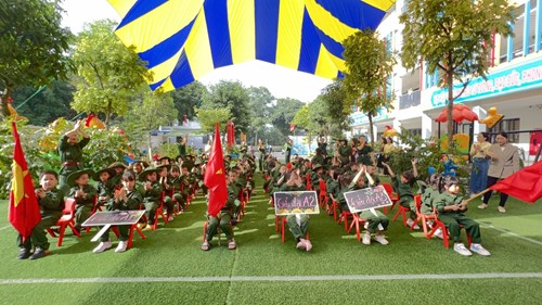 Trường Mn Hoa Hướng Dương tổ chức chương trình  Chiến sĩ tí hon  cho các bé khối mẫu giáo lớn