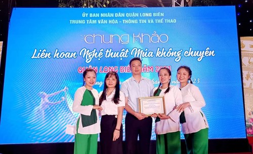 Đại diện Trường Mầm non Hoa Hướng Dương đạt giải Nhất tại chung khảo :  Liên hoan nghệ thuật múa không chuyên quận Long Biên năm 2023 