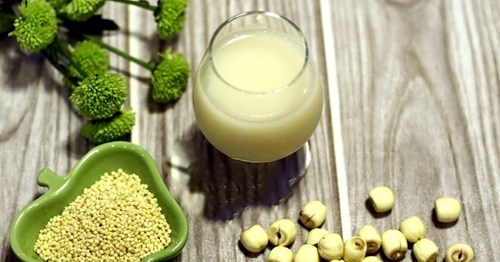 Các làm sữa Quinoa, hạt sen nhiều dưỡng chất cho bé