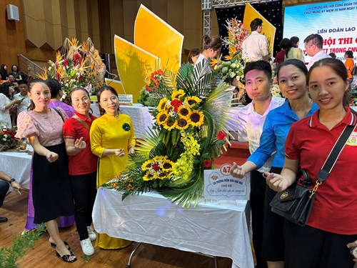 Công đoàn Trường Mầm non Hoa Mai sôi nổi hưởng ứng ngày hội VHTT trong CNVCLĐ quận Long Biên
