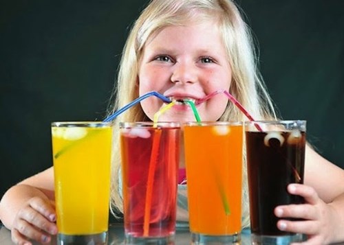 5 loại nước uống rất hại cho trẻ nhỏ, nên tránh thật xa