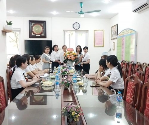 Trường MN Hoa Phượng tham gia thăm quan, kiến tập trường MN Thạch Bàn