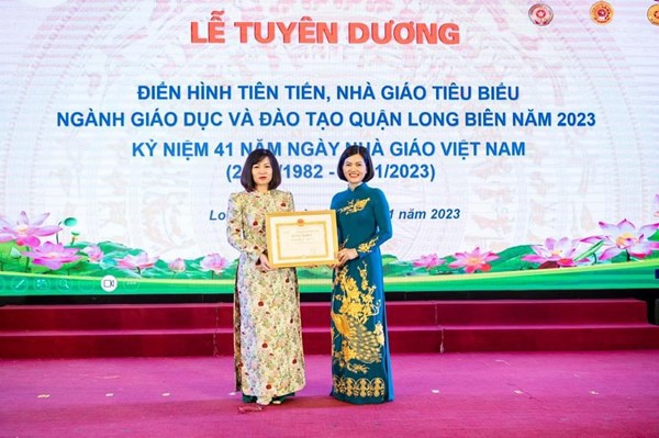 Lễ tuyên dương khen thưởng các điển hình tiên tiến, nhà giáo tiêu biểu Ngành GD&ĐT Quận Long Biên năm 2023