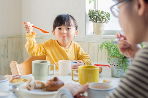 5 món ăn gây  ức chế  sự phát triển chiều cao của trẻ nhỏ, cha mẹ cho con ăn càng ít càng tốt