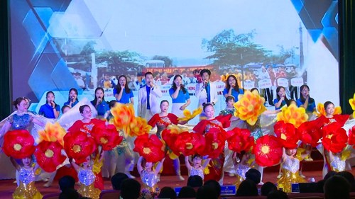 Công đoàn trường mầm non Hồng Tiến vinh dự nhận giấy khen  Đã tích cực hưởng ứng các hoạt động chào mừng kỷ niệm 20 năm thành lập Liên đoàn Lao động quận Long Biên 