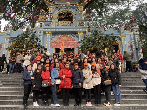 Trường mầm non Long Biên tổ chức cho cán bộ, giáo viên, nhân viên  đi du Xuân nhân dịp đầu năm 2023.