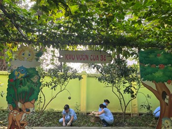 Trường mầm non Long Biên tổng vệ sinh môi trường, phòng chống  dịch bệnh sốt xuất huyết 