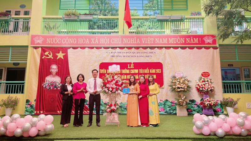 Trường mầm non Long Biên tổ chức Lễ tuyên dương khen thưởng CBGVNV tiêu biểu năm 2023, kỷ niệm 41 năm ngày Nhà Giáo Việt Nam 20/11 (20/11/1982 – 20/11/2023)