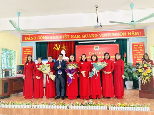 Trường mầm non Long Biên long trọng tổ chức Đại hội Công đoàn trường Khóa VIII nhiệm kỳ 2023 - 2028.