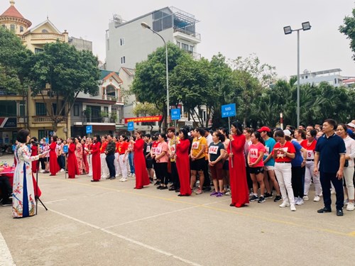  trường mầm non Long Biên hưởng ứng chạy giải báo Hà Nội mới vì hoà bình và ngày chạy Olympic vì sức khoẻ toàn dân năm 2023 