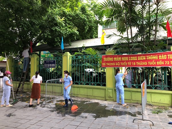 Trường mầm non Long Biên duy trì thực hiện tốt công tác phòng chống dịch bệnh, đảm bảo môi trường học an toàn