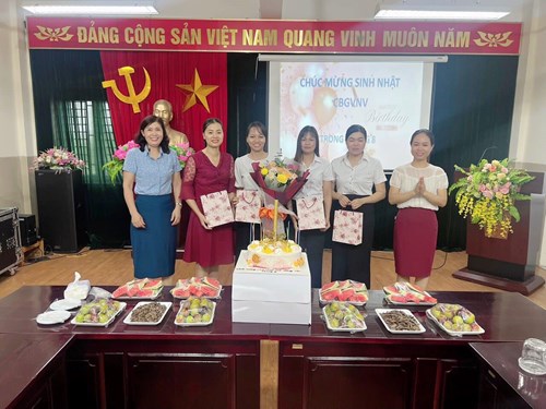 Chúc mừng sinh nhật đoàn viên công đoàn – Một hoạt động ý nghĩa tại công đoàn Trường MN Long Biên A