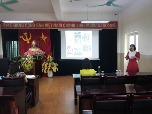 Cô Ngô Thị Huyền với bài thuyết trình: Một số biện pháp giúp trẻ 5_6 tuổi mạnh dạn,tự tin trong trường mầm non
