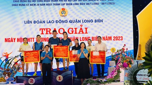 Trường mầm non Nắng Mai hưởng ứng kỷ niệm 20 năm thành lập quận Long Biên và chào mừng thành công đại hội công đoàn lần thứ V