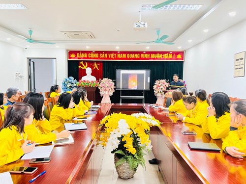 Trường mầm non Nắng Mai tổ chức tập huấn phòng cháy chữa cháy cho CBGVNV