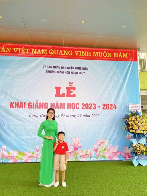 Cô giáo Hồ Minh Hương - Một giáo viên trẻ tài năng và đầy lòng yêu nghề