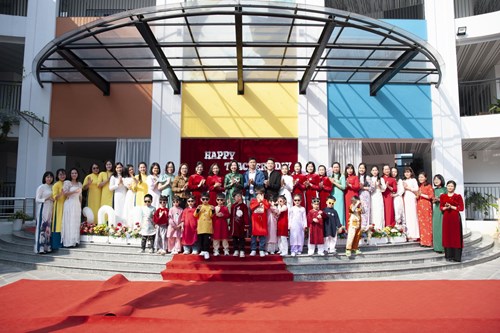Trường mầm non Nguyệt Quế long trọng tổ chức: Chương trình kỷ niệm ngày nhà giáo Việt Nam 20/11 và đón nhận bằng khen của UBND thành phố Hà Nội