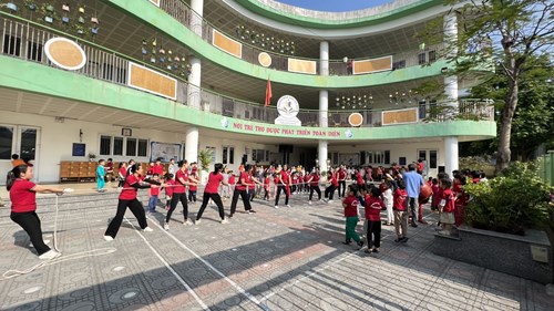 	Công đoàn trường MN Tân Mai chào mừng 20 năm thành lập LĐLĐ Quận long Biên