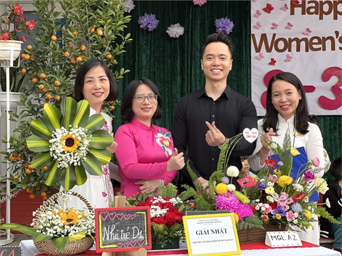 Chuỗi sự kiện chào mừng ngày Quốc tế Phụ nữ 8/3: Hội thi cắm hoa và tiệc buffet tại Trường mầm non Tân Mai