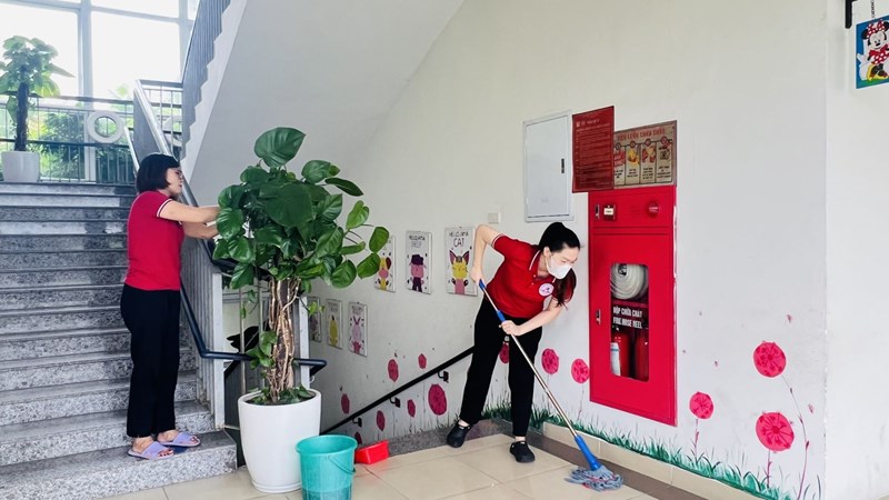 Công tác tổng vệ sinh hàng tuần tại Trường mầm non Tân Mai