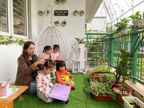Trường mầm non Thạch Bàn triển khai “giáo dục nếp sống thanh lịch, văn minh cho học sinh 5 – 6 tuổi” đến toàn bộ giáo viên trong trường