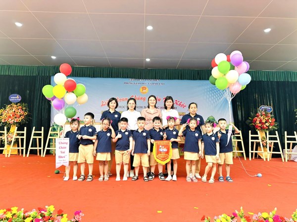 Trường mầm non Thạch Cầu tham dự hội thi “Liên hoan chúng cháu vui khỏe cấp Quận năm học 2022- 2023”do phòng giáo dục và đào tạo Quận Long Biên tổ chức. 