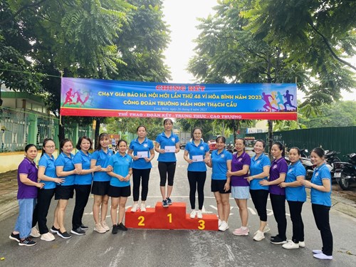 Công đoàn Trường Mầm Non Thạch Cầu tổ chức chạy giải báo Hà Nội mới lần thứ 48 vì Hòa Bình năm 2023.