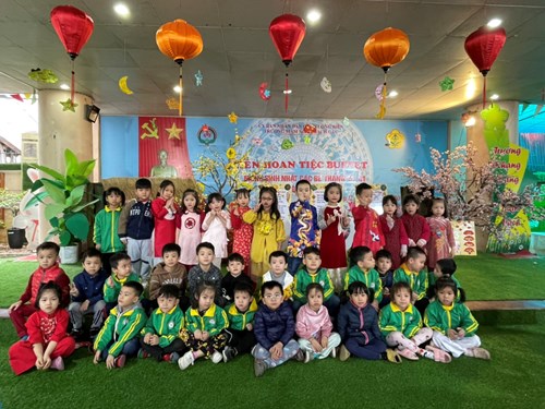 HOẠT ĐỘNG TiỆC BUPFFEE & SINH NHẬT CÁC BÉ THÁNG 12 và THÁNG 1- Lứa tuổi 5-6 tuổi - GV : Nguyễn Thị Kim Chi